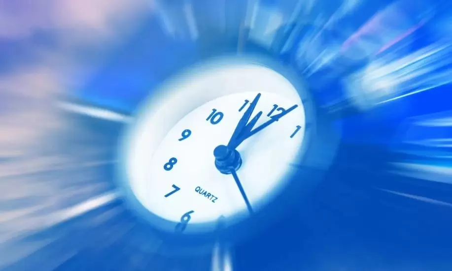 The influence of crystal oscillator on clock accuracy
